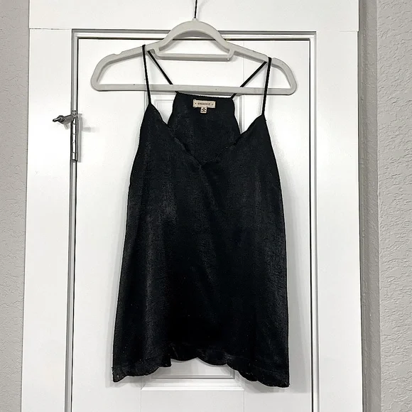 Black Scalloped Camisole - Picture 2 of 4